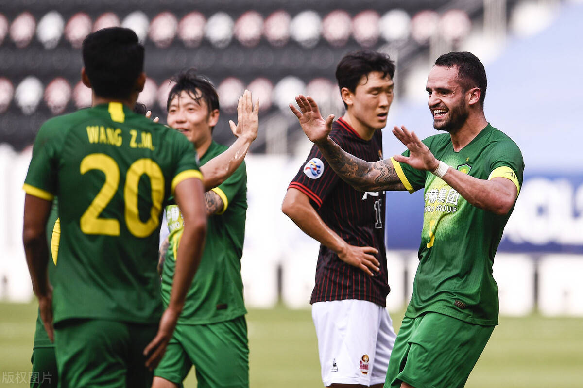 lol live-转折点罗马门线救险，亚冠赛后攻防权衡，球迷炸锅，更衣室氛围转暖