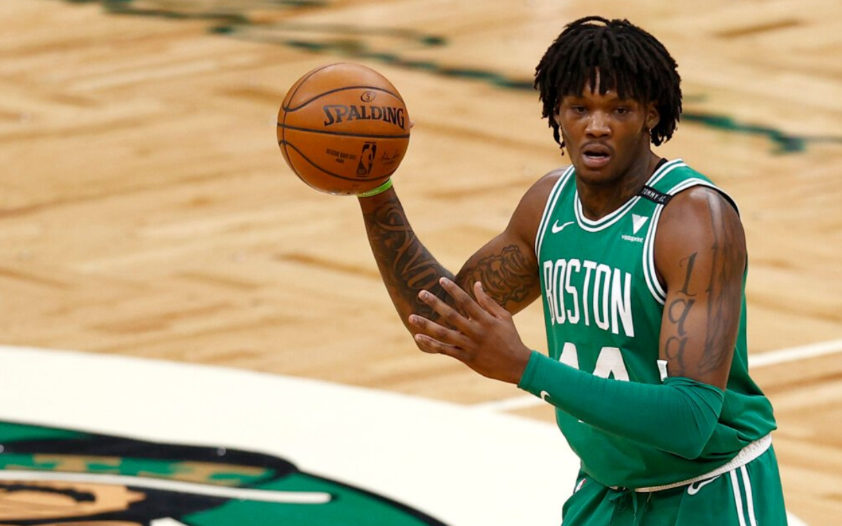 lol-多特蒙德训练开放日；冲刺阶段完成体检引欢呼；法国杯在即；高层口径保持一致的简单介绍