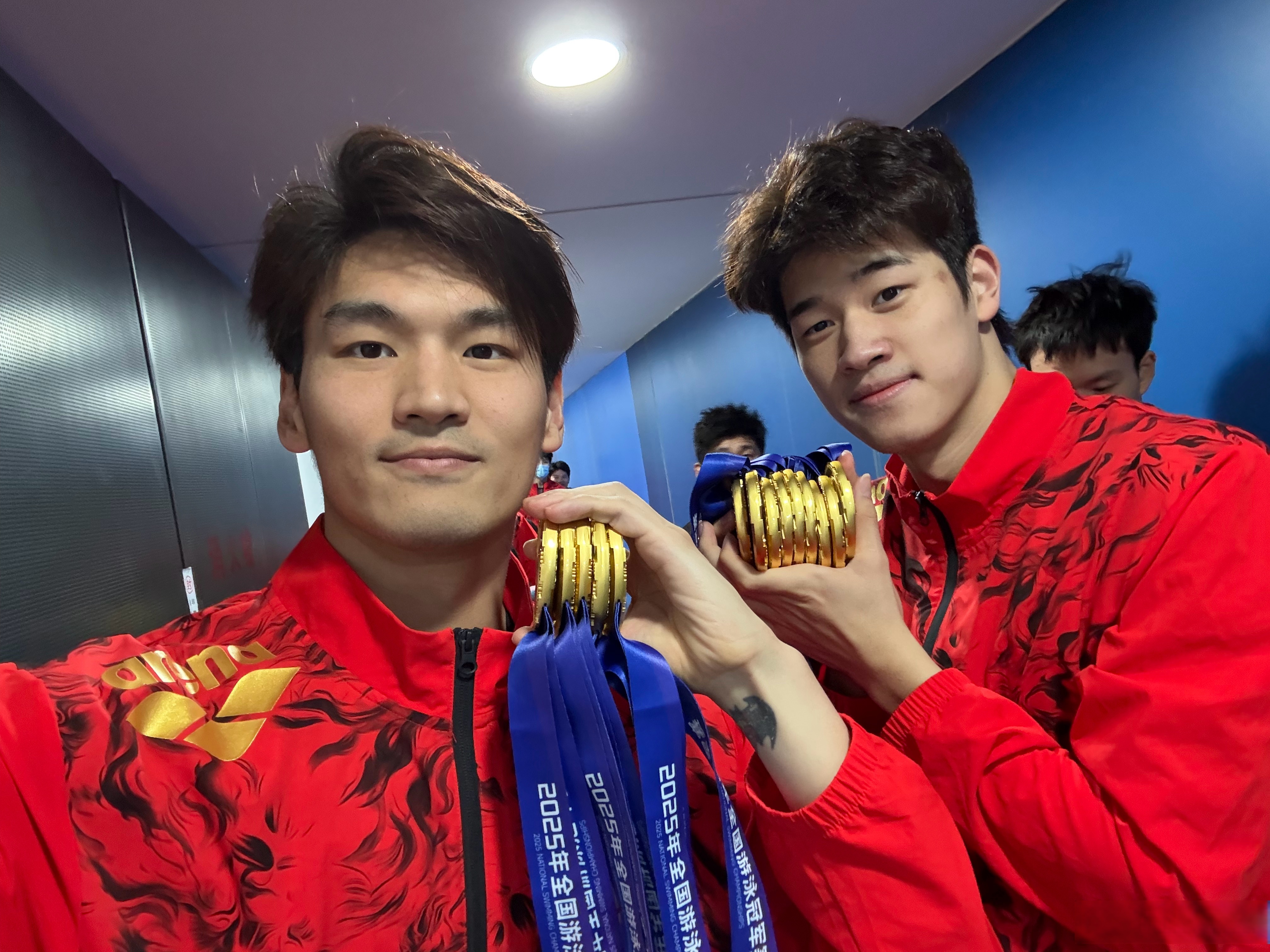 ewc-包含浙江队发布备战花絮；赛前手感冰凉；欧超杯任务艰巨；球队文化再被提及的词条